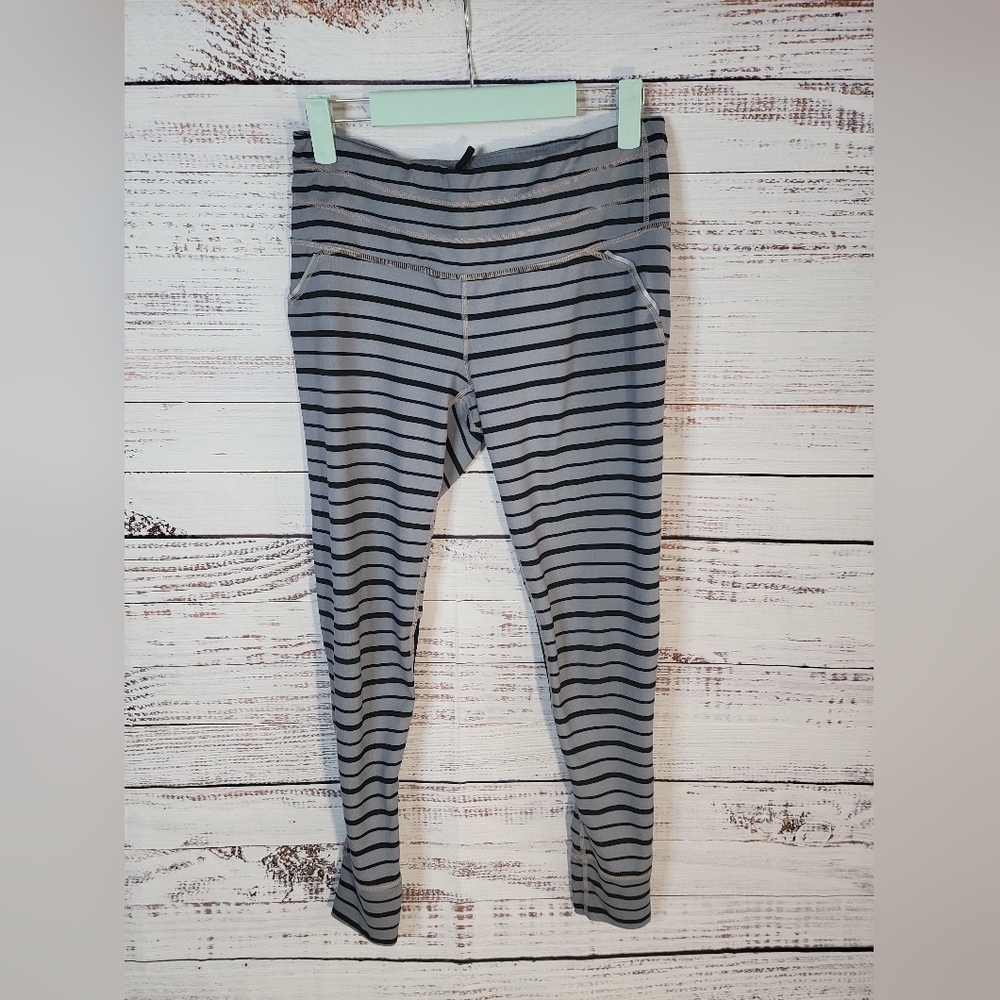 Athleta Relay M stripped skinny leggings - Picture 3 of 7